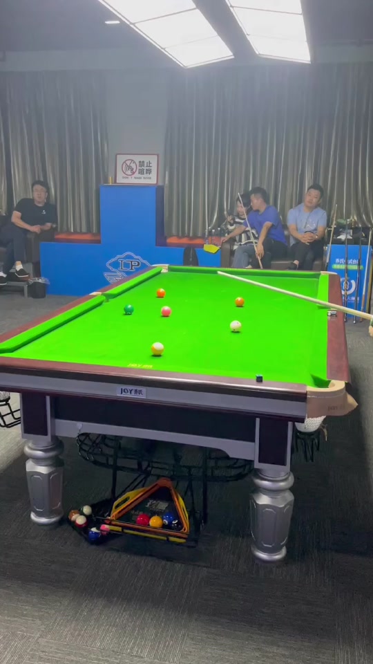 冠比赛的观 冠比赛的观