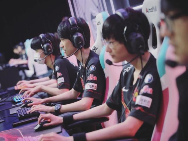 持续的讨论 持续的讨论