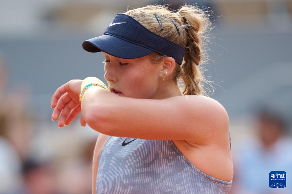 随着时间的 随着时间的