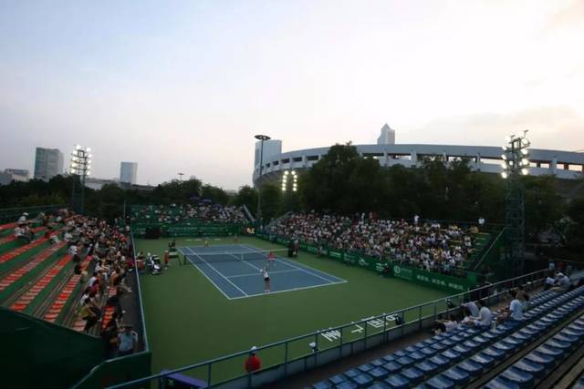 与此同时 与此同时