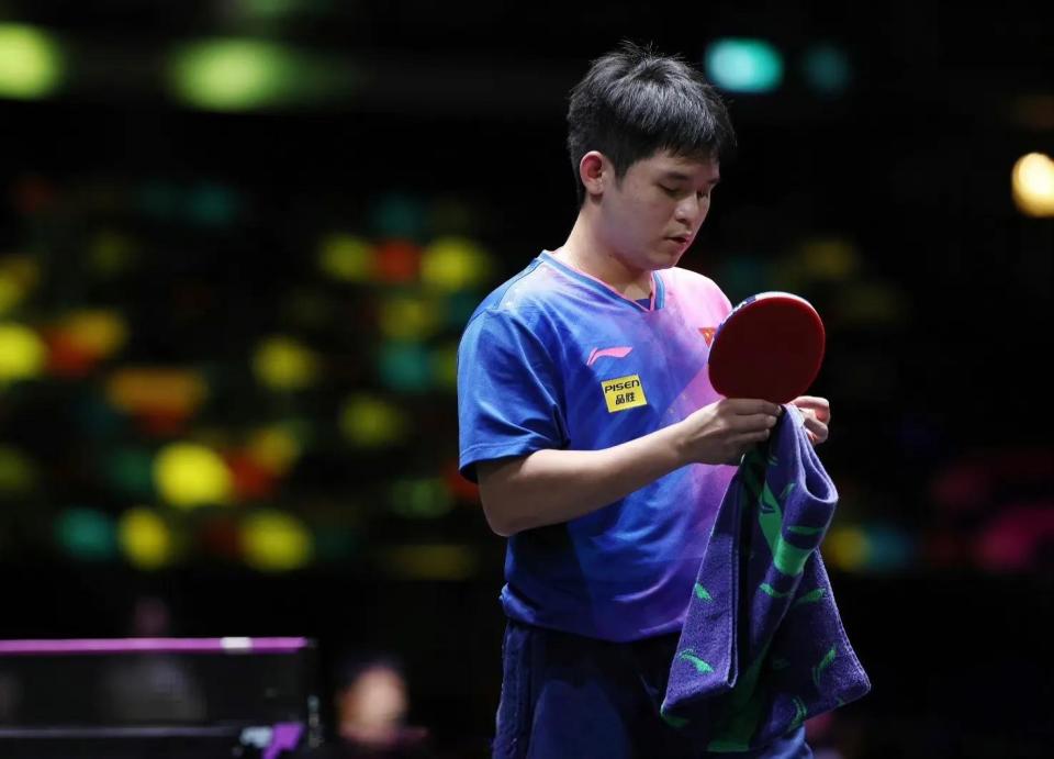 综合考虑两 综合考虑两